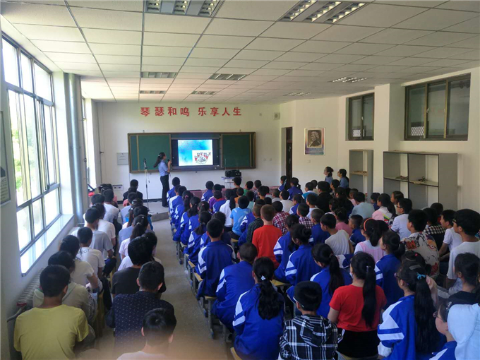 灵台“法治进校园”活动8.jpg