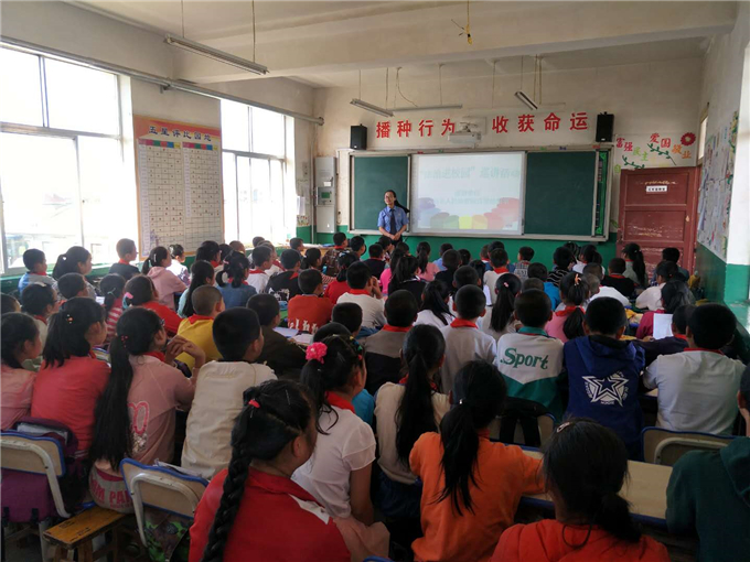 灵台“法治进校园”活动2.jpg