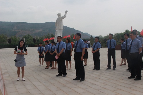 “重温入党誓词,缅怀革命先烈”3.jpg