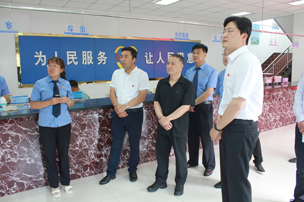 华风副检察长督导2.JPG