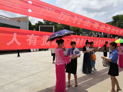 崇信县检察院多举措开展公益诉讼宣传活动1.jpg